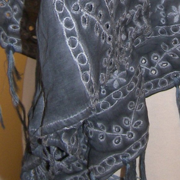 Honey Belle Fringe Eyelet Top NWT Steel Grey Small - Picture 15 of 16